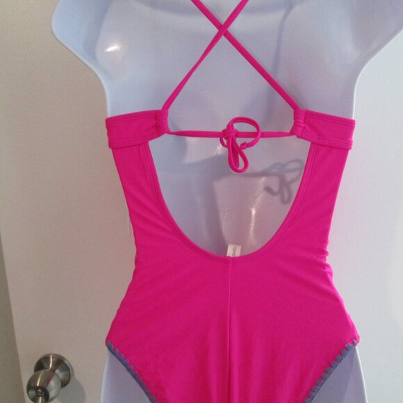 Salt + Cove Cutout Side 1 Piece Swimsuit Embroidery Trim NWT Sz XS - Picture 9 of 11